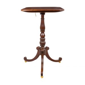 Regency pedestal table attributed to Gillows of Lancaster and London in plumb pudding mahogany.
